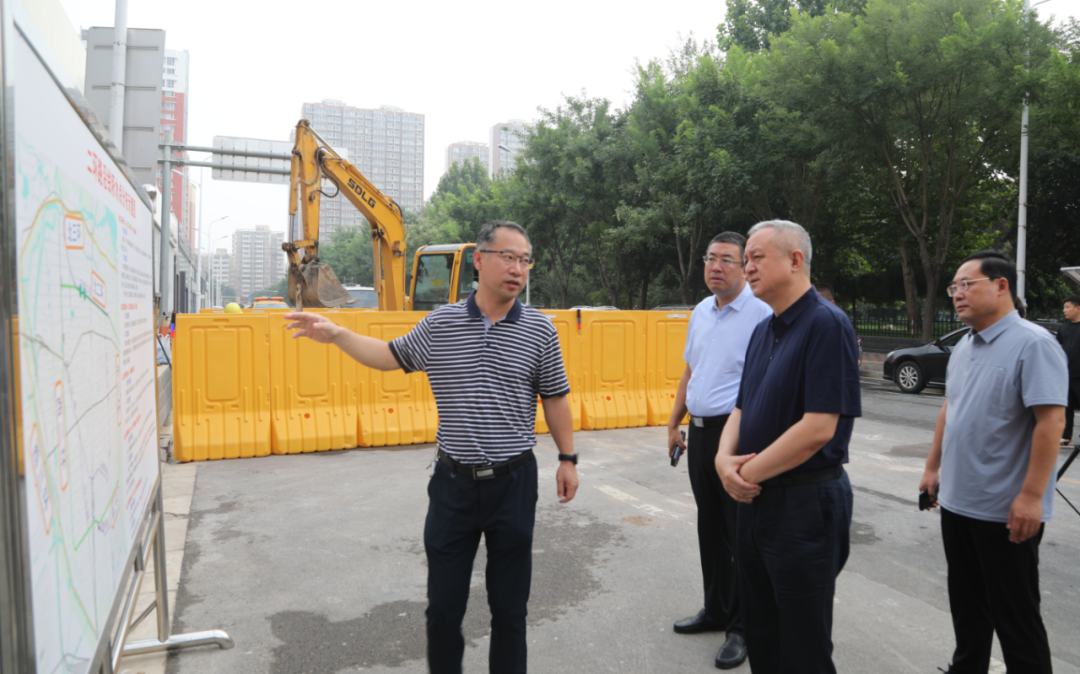 郑巍副市长调研我市城区积水点改造工程